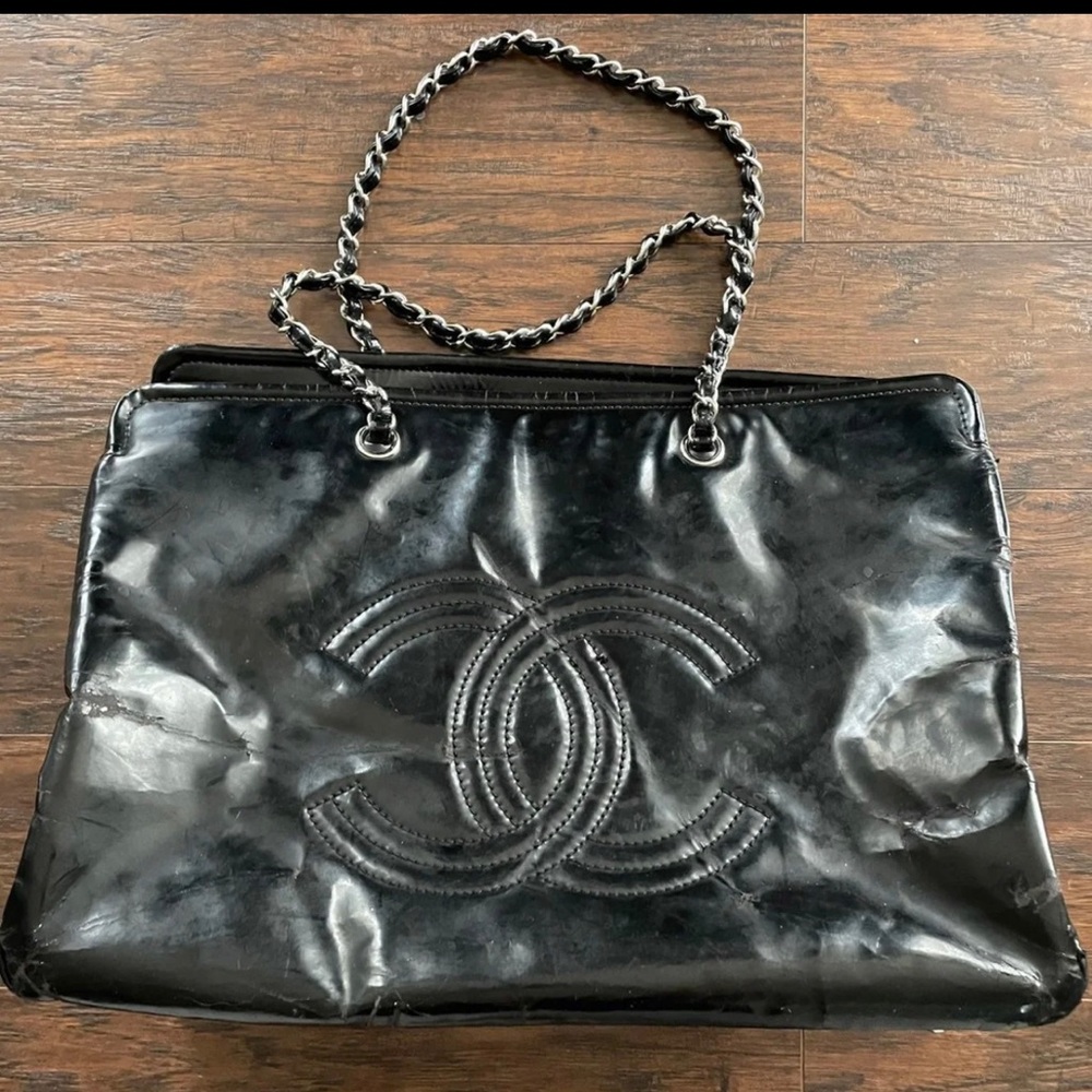 Chanel 2011 Patent Vinyl Lipstick accordion shoulder tote, baby bag or travel